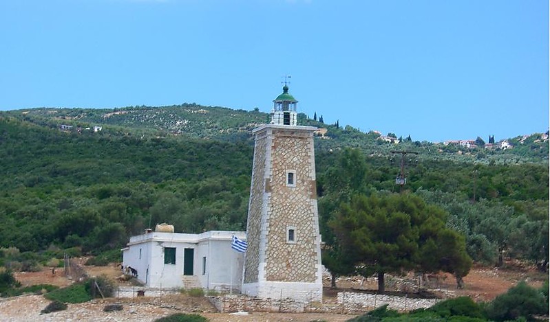 Trikeri lighthouse
AKA ?kra Kavo?lia
Source of the photo: [url=http://www.faroi.com/]Lighthouses of Greece[/url]

Keywords: Greece;Aegean sea
