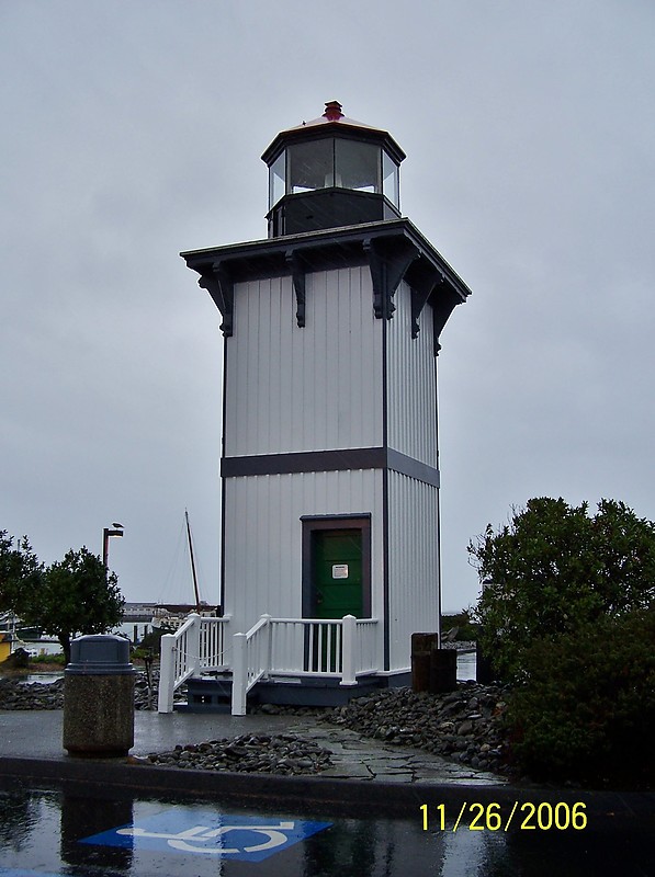 California / Table Bluff Lighthouse
Author of the photo: [url=https://www.flickr.com/photos/bobindrums/]Robert English[/url]
Keywords: California;United States;Arcata bay