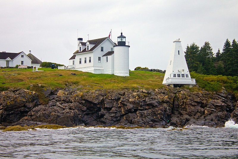 Maine / Tenants Harbor lighthouse and fog bell
Author of the photo: [url=https://jeremydentremont.smugmug.com/]nelights[/url]
Keywords: Maine;Atlantic ocean;United States;Siren
