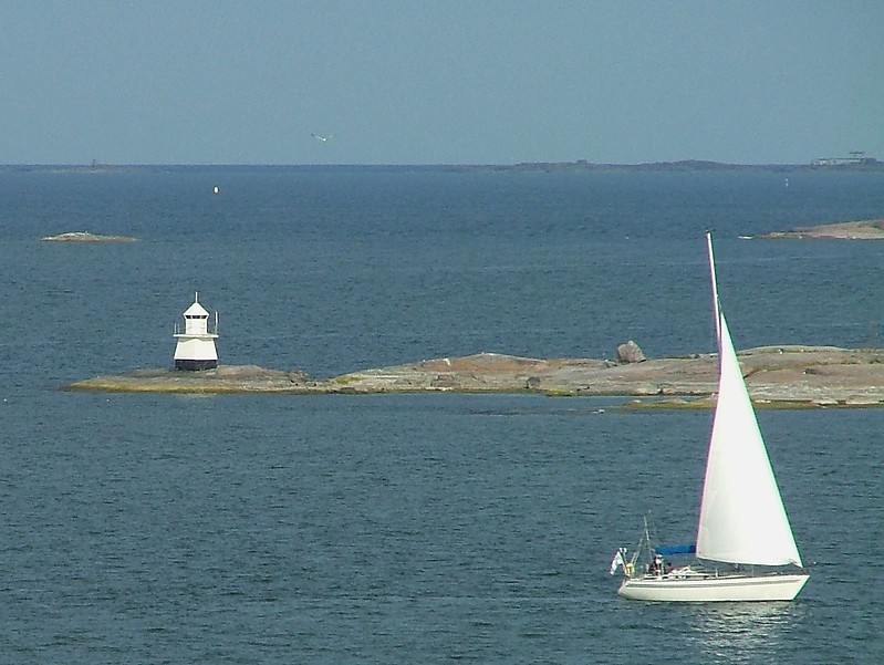 Helsinki Approaches / Tiirakari Front Range lighthouse
Author of the photo: [url=https://www.flickr.com/photos/larrymyhre/]Larry Myhre[/url]

Keywords: Finland;Gulf of Finland;Helsinki