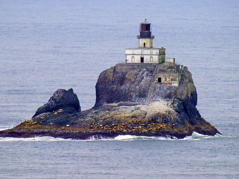 Oregon / Tillamook Rock lighthouse
Author of the photo: [url=https://jeremydentremont.smugmug.com/]nelights[/url]

Keywords: Oregon;United States;Pacific ocean