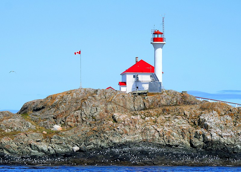 British Columbia / Trial Island lighthouse
Author of the photo:[url=https://www.flickr.com/photos/lighthouser/sets]Rick[/url]
Keywords: British Columbia;Canada;Vancouver;Strait of Juan de Fuca