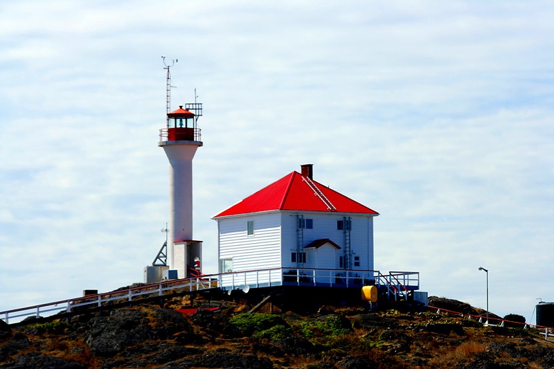 British Columbia / Trial Island lighthouse
Author of the photo:[url=https://www.flickr.com/photos/lighthouser/sets]Rick[/url]
Keywords: British Columbia;Canada;Vancouver;Strait of Juan de Fuca