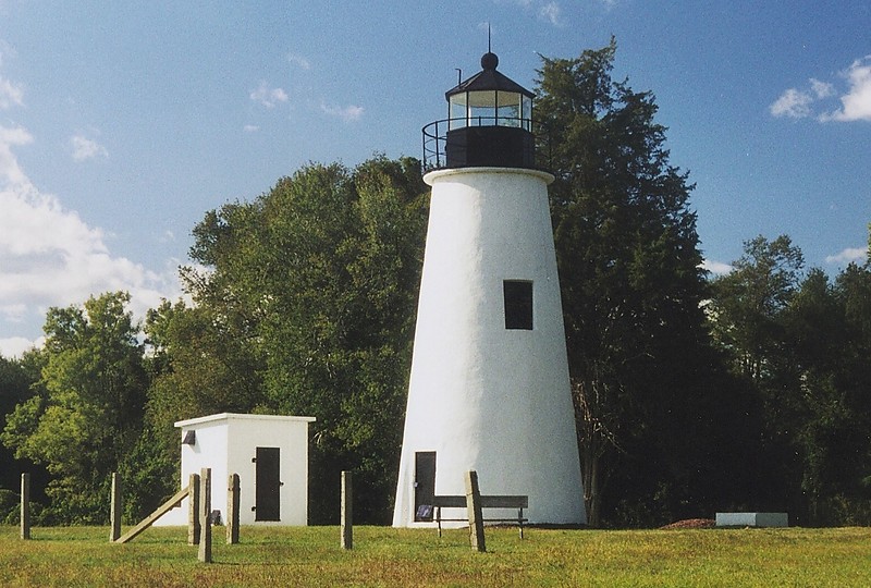 Maryland / Turkey Point lighthouse
Author of the photo: [url=https://www.flickr.com/photos/larrymyhre/]Larry Myhre[/url]

Keywords: Maryland;Chesapeake Bay;United States