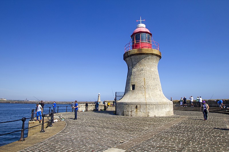 Tynemouth South Pier lighthouse
Author of the photo: [url=https://jeremydentremont.smugmug.com/]nelights[/url]
Keywords: England;Tyne;North sea