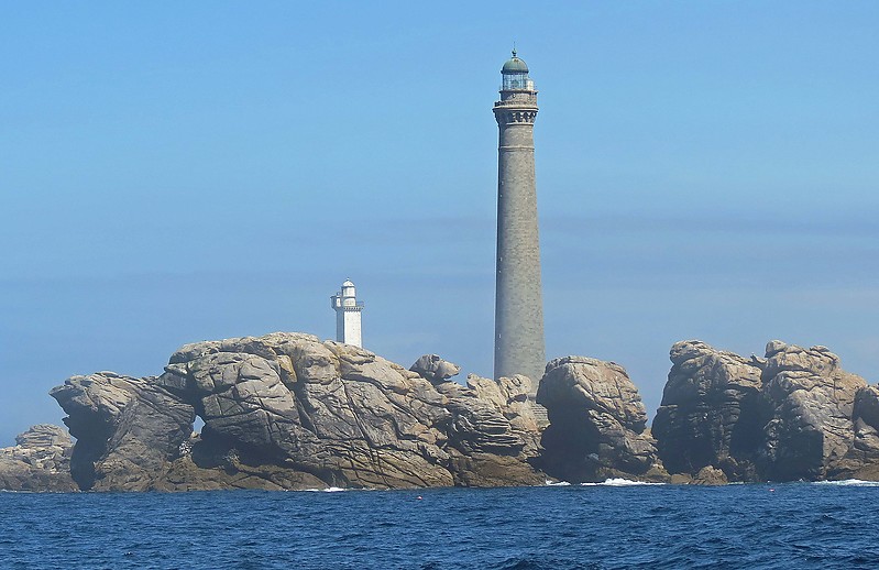 Brittany / Finistere / Ile Vierge Lighthouses new & old (white)
Author of the photo: [url=https://www.flickr.com/photos/21475135@N05/]Karl Agre[/url]
Keywords: Ille Vierge;France;English channel