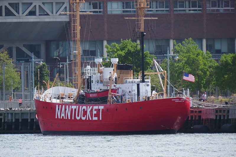Rhode Island / Lightship Nantucket I (WLV-612)
Author of the photo: [url=https://www.flickr.com/photos/larrymyhre/]Larry Myhre[/url]

Keywords: United States;Rhode Island;Atlantic ocean;Nantucket;Lightship