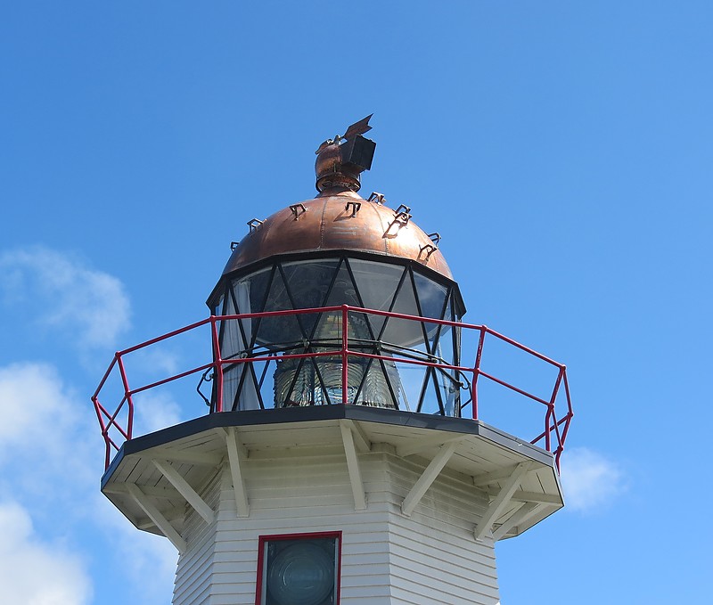 Wairoa / Portland Island lighthouse - lantern
Author of the photo: [url=https://www.flickr.com/photos/21475135@N05/]Karl Agre[/url]
Keywords: New Zealand;North Island;Wairoa;Pacific ocean;Lantern