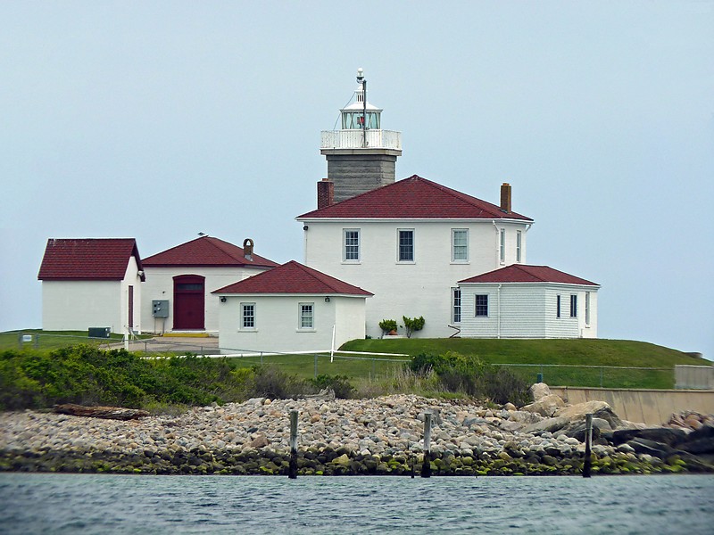 Rhode Island / Watch Hill lighthouse
Author of the photo: [url=https://www.flickr.com/photos/8752845@N04/]Mark[/url]
Keywords: Rhode Island;United States;Atlantic ocean;Block Island Sound