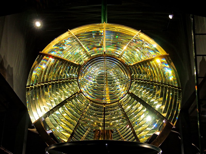 US / Great Lakes Shipwreck Museum / White Shoal Lighthouse Fresnel Lens
Author of the photo: [url=https://www.flickr.com/photos/selectorjonathonphotography/]Selector Jonathon Photography[/url]
Keywords: United States;Museum;Lamp