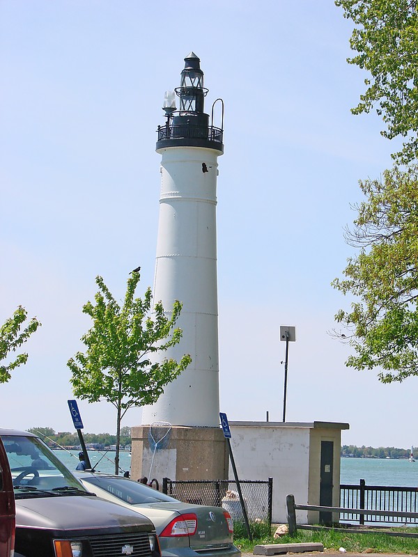 Michigan / Windmill Point lighthouse
Author of the photo: [url=https://www.flickr.com/photos/8752845@N04/]Mark[/url]                   
Keywords: Michigan;Lake Saint Clair;Detroit;United States