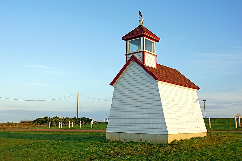Prince Edward Island / Wood Islands Harbour Range Front lighthouse
Author of the photo: [url=https://www.flickr.com/photos/archer10/] Dennis Jarvis[/url]

Keywords: Prince Edward Island;Canada;Northumberland strait