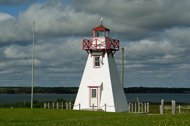 Prince Edward Island / Wood Islands Harbour Range Rear lighthouse
Author of the photo: [url=https://www.flickr.com/photos/8752845@N04/]Mark[/url]
Keywords: Prince Edward Island;Canada;Northumberland strait