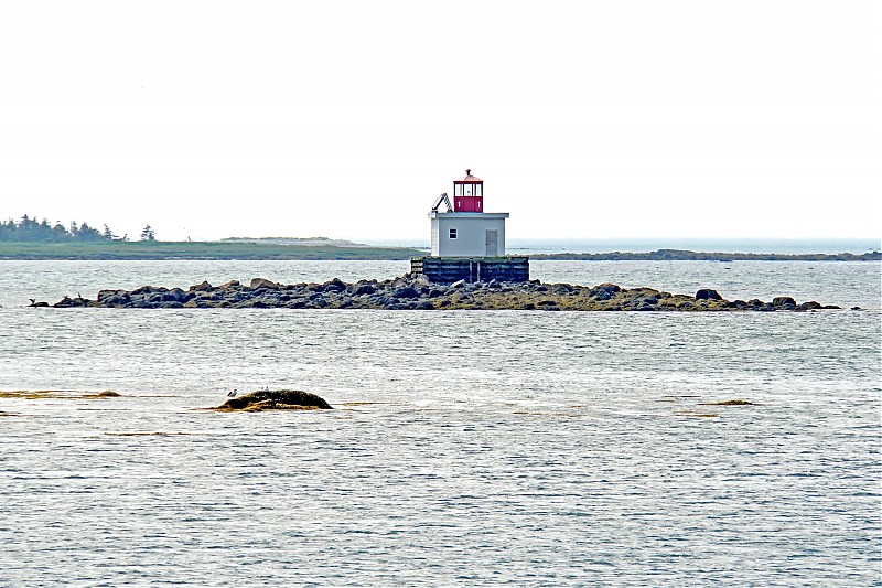 Nova Scotia / Woods Harbour lighthouse
Author of the photo: [url=https://www.flickr.com/photos/archer10/] Dennis Jarvis[/url]
Keywords: Nova Scotia;Atlantic ocean;Canada;Offshore