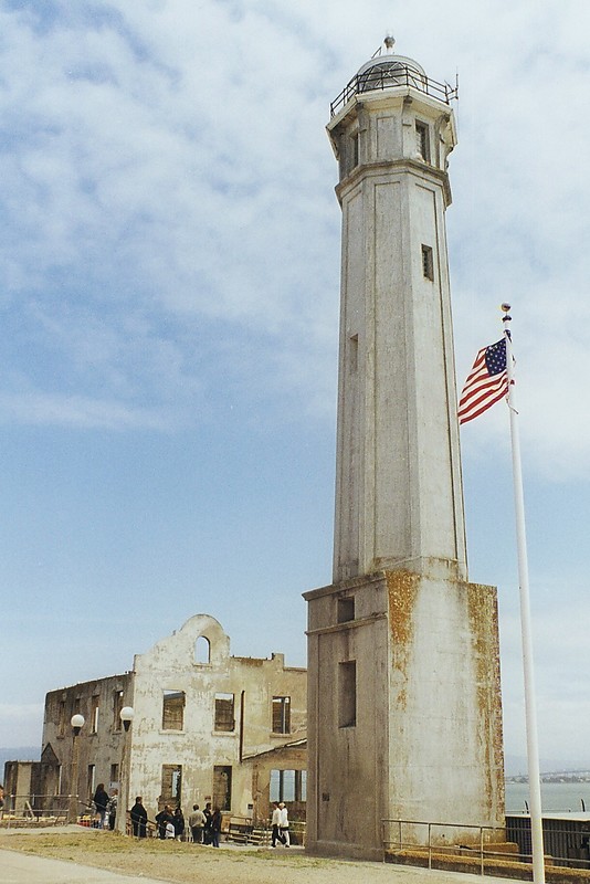 California / San Francisco / Alcatraz Lighthouse
Author of the photo: [url=https://www.flickr.com/photos/larrymyhre/]Larry Myhre[/url]
Keywords: Alcatraz;San Francisco;United States;California;Pacific ocean