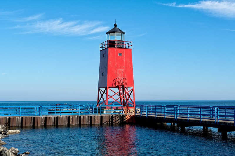 Michigan / Charlevoix South Pierhead lighthouse
Author of the photo: [url=https://www.flickr.com/photos/selectorjonathonphotography/]Selector Jonathon Photography[/url]
Keywords: Michigan;United States;Lake Michigan;Charlevoix