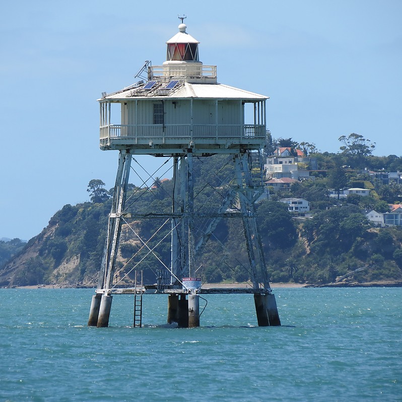 North Island / Auckland-Waitemara Harbour / Bean Rock Lighthouse
Author of the photo: [url=https://www.flickr.com/photos/yiddo2009/]Patrick Healy[/url]
Keywords: Auckland;New Zealand;Pacific ocean;Offshore