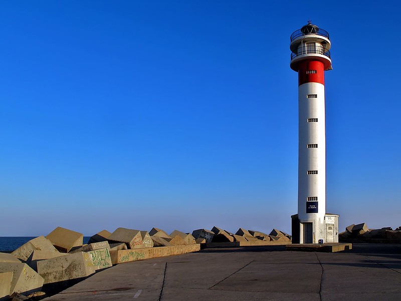 HUELVA - Río Odiel - Juan Carlos I Breakwater - Head lighthouse
Author of the photo: [url=https://www.flickr.com/photos/69793877@N07/]jburzuri[/url]

Keywords: Huelva;Spain;Atlantic ocean