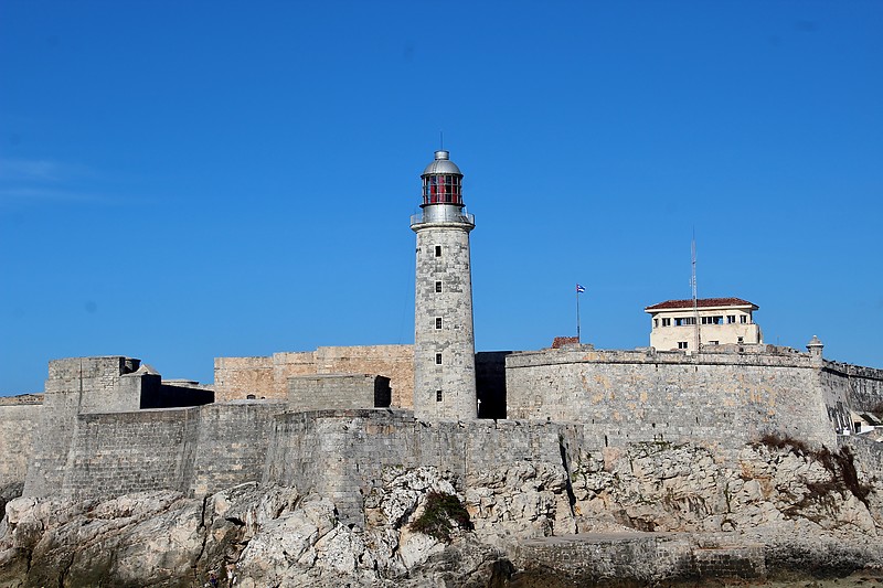 Havana / Castillo del Morro Lighthouse
Author of the photo: [url=https://www.flickr.com/photos/bobindrums/]Robert English[/url]
Keywords: Havana;Cuba;Gulf of Mexico
