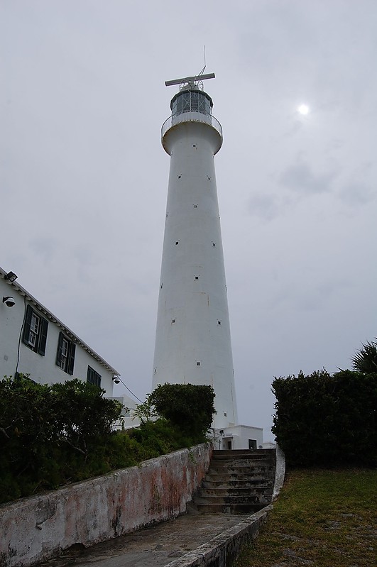 Gibbs Hill Lighthouse
Author of the photo: [url=https://www.flickr.com/photos/bobindrums/]Robert English[/url]
Keywords: Bermuda;Atlantic Ocean;Hamilton Island