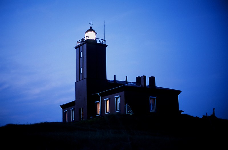 White sea / Intsy lighthouse at night
Author of the photo: [url=https://www.flickr.com/photos/matseevskii/]Yuri Matseevskii[/url]

Keywords: White sea;Russia;Night