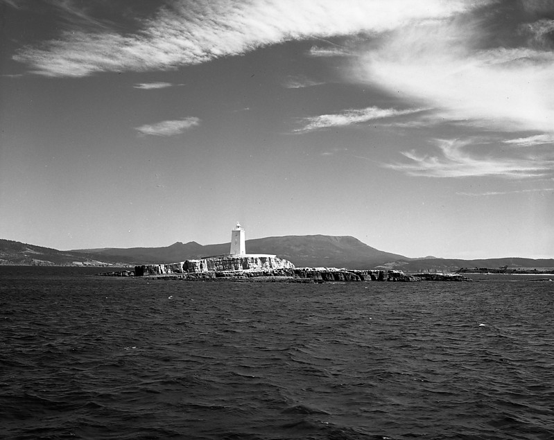 Derwent / Iron Pot Island lighthouse - historic picture
Source of the photo: [url=https://www.flickr.com/photos/tasmanianarchiveandheritageoffice/sets/72157629781190540/with/7219962154/]Tasmanian Archive and Heritage [/url]
Keywords: Tasmania;Australia;Southern ocean;Derwent;Historic