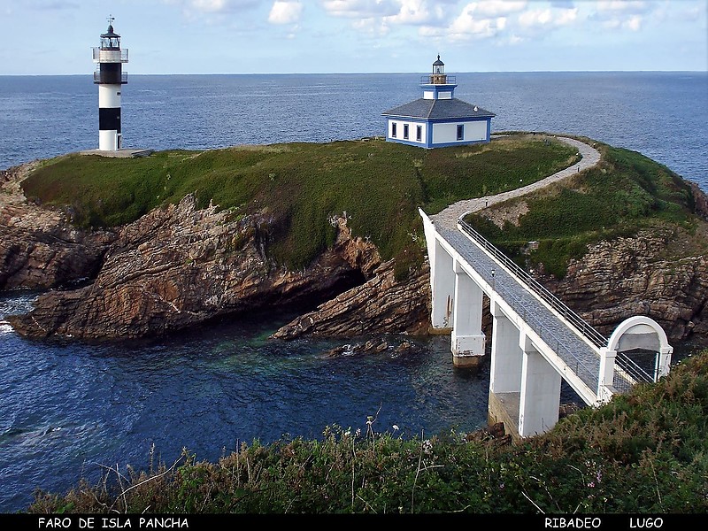 Isla Pancha Lighthouses
Author of the photo: [url=https://www.flickr.com/photos/69793877@N07/]jburzuri[/url]

Keywords: Bay of Biscay;Spain;Galicia;Ribadeo