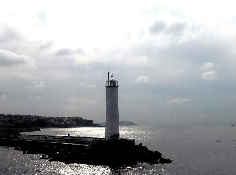 Istanbul / Kadikoy breakwater lighthouse
Keywords: Istanbul;Turkey;Bosphorus