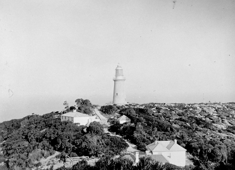 Deal Island lighthouse - historic shot
Source of the photo: [url=https://www.flickr.com/photos/tasmanianarchiveandheritageoffice/sets/72157629781190540/with/7219962154/]Tasmanian Archive and Heritage [/url]

Keywords: Bass Strait;Tasmania;Australia;Deal island;Historic