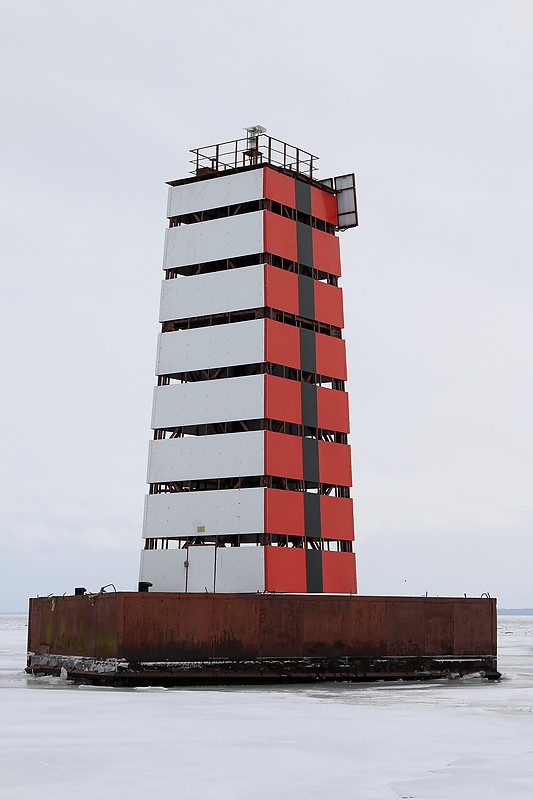 Kronshtadt front range lighthouse
Author of the photo: [url=http://fotki.yandex.ru/users/winterland4/]Vyuga[/url]
Keywords: Saint-Petersburg;Gulf of Finland;Russia;Offshore;Winter