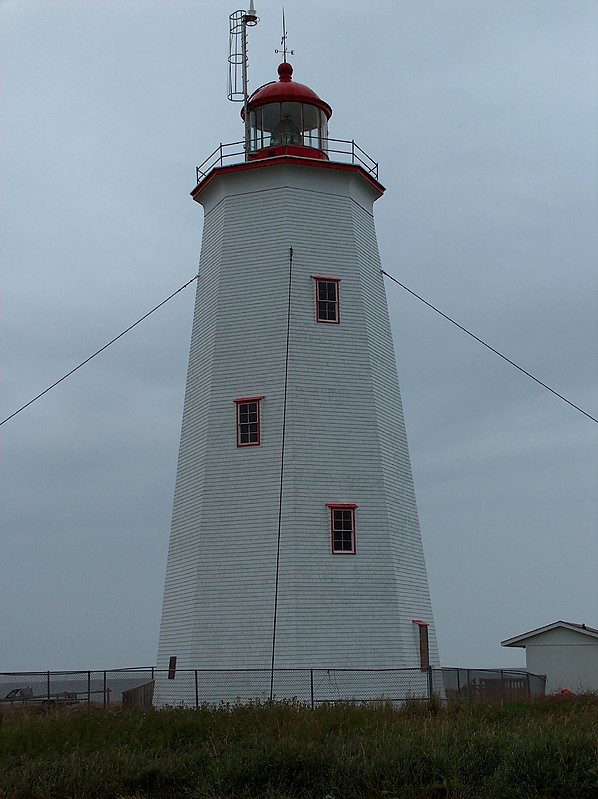 New Brunswick / Miscou Island lighthouse
Author of the photo: [url=https://www.flickr.com/photos/gauviroo/]Roberto Gauvin[/url]
Keywords: New Brunswick;Canada;Saint Lawrence Gulf