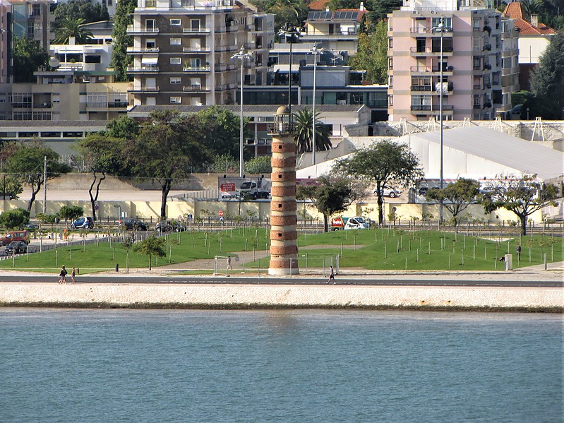 Lisboa / Belem lighthouse
Author of the photo: [url=https://www.flickr.com/photos/bobindrums/]Robert English[/url]
Keywords: Lisbon;Portugal;Atlantic ocean;Faux