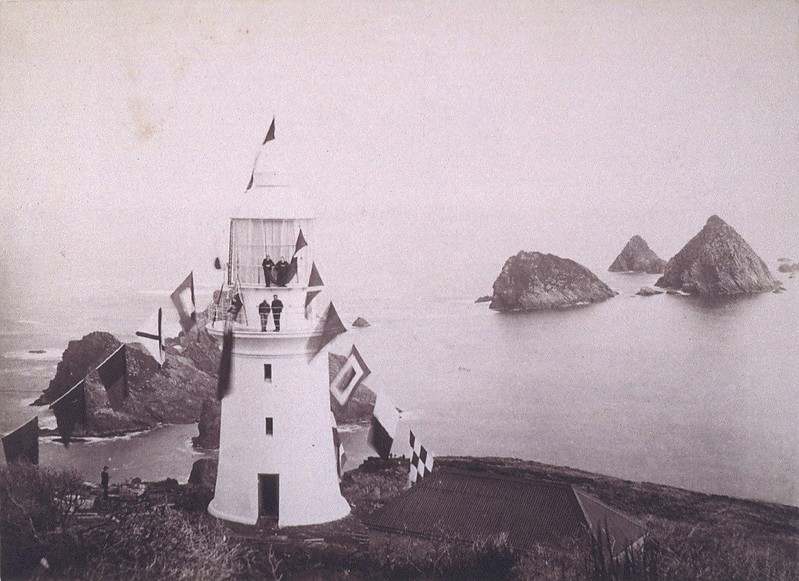 Maatsuyker Island lighthouse - historic photo
Source of the photo: [url=https://www.flickr.com/photos/tasmanianarchiveandheritageoffice/sets/72157629781190540/with/7219962154/]Tasmanian Archive and Heritage [/url]

Keywords: Tasmania;Australia;Southern ocean;Historic