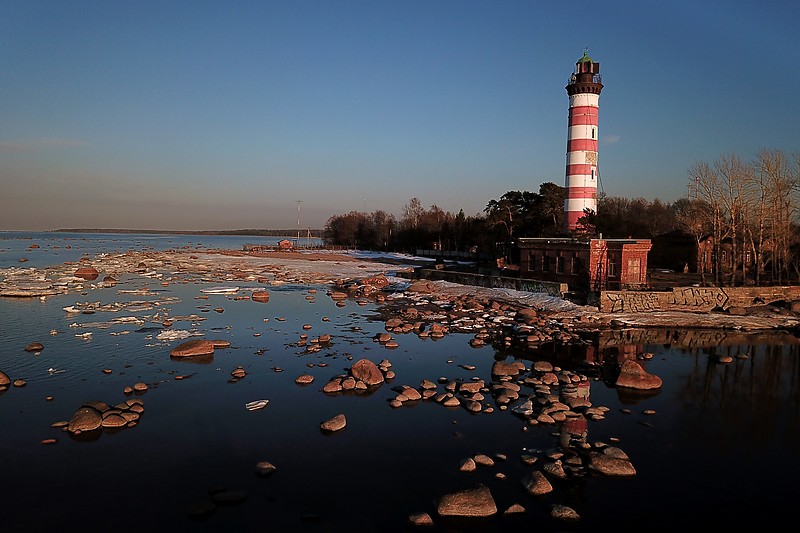Saint-Petersburg / Shepelevskiy lighthouse
Author of the photo: [url=https://www.flickr.com/photos/matseevskii/]Yuri Matseevskii[/url]
Keywords: Saint-Petersburg;Gulf of Finland;Russia