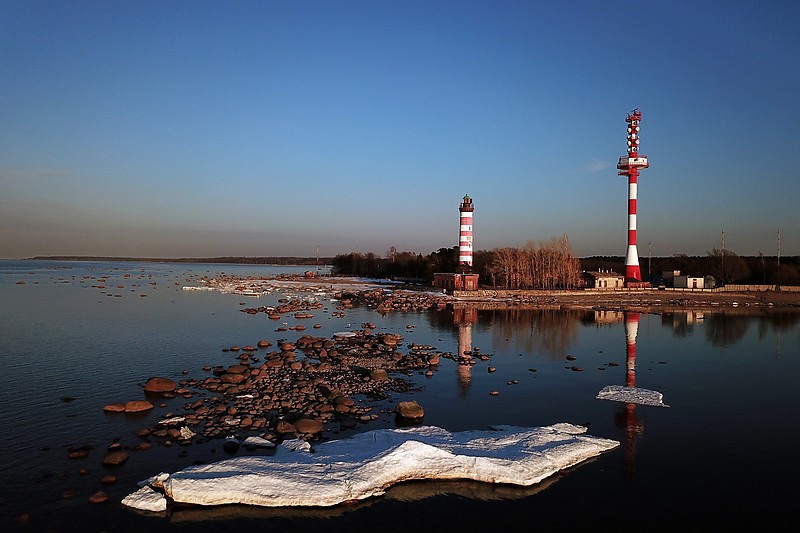 Saint-Petersburg / Shepelevskiy lighthouse
Lighthouse is to the left. To the right  - radar tower
Author of the photo: [url=https://www.flickr.com/photos/matseevskii/]Yuri Matseevskii[/url]
Keywords: Saint-Petersburg;Gulf of Finland;Russia;Vessel Traffic Service