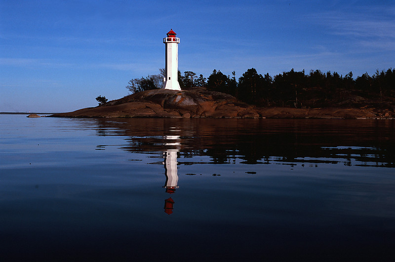 Gulf of Finland / Vyborg / Mys Povorotnyy lighthouse
AKA Mayachnyi island
Author of the photo: [url=https://www.flickr.com/photos/matseevskii/]Yuri Matseevskii[/url]

Keywords: Gulf of Finland;Russia;Vyborg