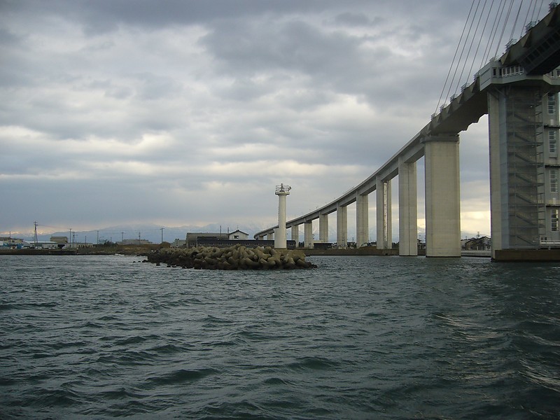 Toyama Ko / Shinminato / E Pier Head lighthouse
Keywords: Toyama Bay;Japan;Shinminato