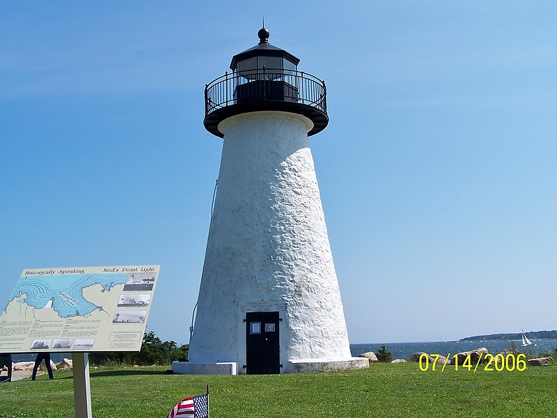 Massachusetts / Ned's Point lighthouse
Author of the photo: [url=https://www.flickr.com/photos/bobindrums/]Robert English[/url]
Keywords: Massachusetts;Atlantic ocean;United States