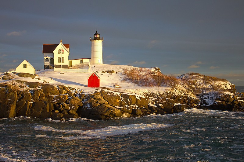 Maine / Cape Neddick (Nubble) Lighthouse
Author of the photo: [url=https://jeremydentremont.smugmug.com/]nelights[/url]
Keywords: Maine;United States;Atlantic ocean;Winter