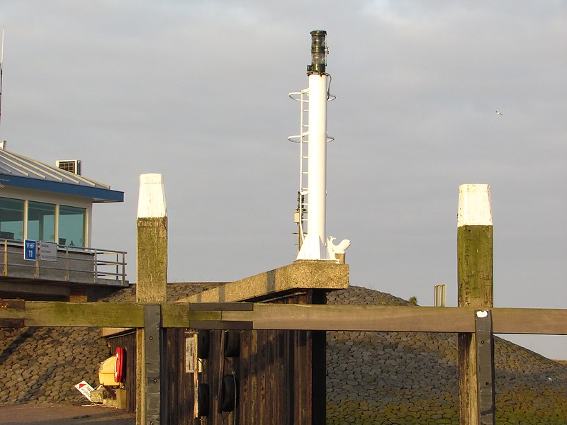 Den Oever / Vissershafen North Breakwater light
Keywords: Den Oever;Netherlands;North sea