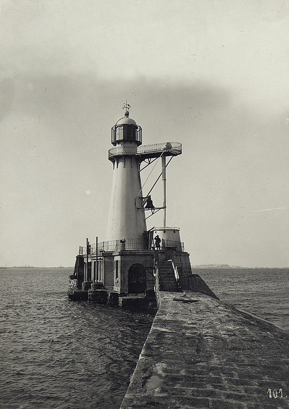 Odessa / Old Vorontsov Lighthouse (1888)
 This lighthouse was built in 1888 in the place of old (1845), destroyed in 1941 during Odessa battle. See new lighthouse in this gallery (1954)
From the collection of Michel Forand
Keywords: Black sea;Odessa;Ukraine;Historic