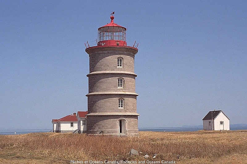  Quebec / Île Rouge (Red Islet) lighthouse
Author of the photo: [url=https://www.flickr.com/photos/mpo-dfo_quebec/]MPO-DFO Quebec[/url]

Keywords: Quebec;Canada;Saint Lawrence river