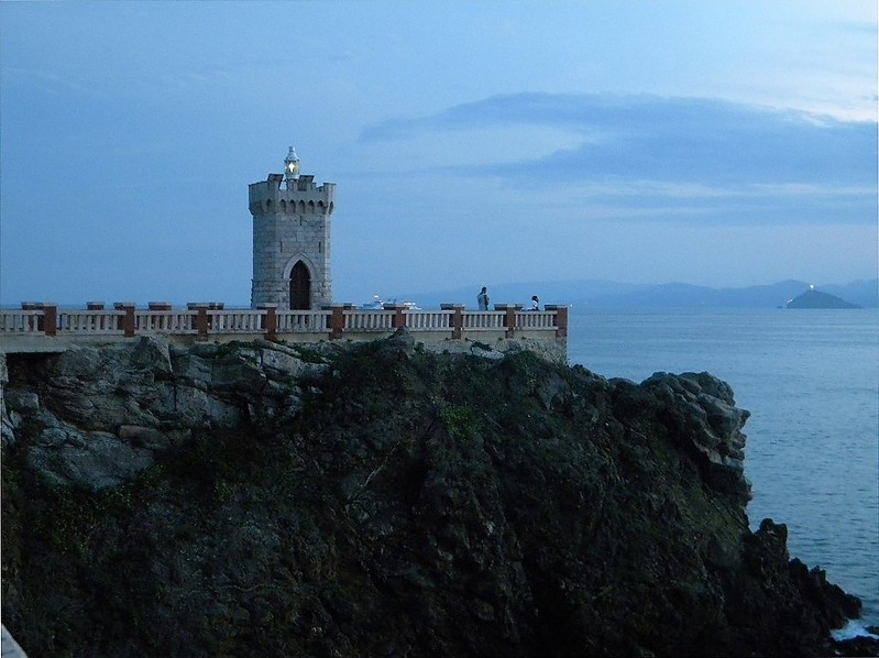 PIOMBINO - La Rocchetta Lighthouse
Author of the photo: [url=http://fleetphoto.ru/author/2231/]Aleksandr[/url]
Keywords: Piombino;Tyrrhenian Sea;Italy