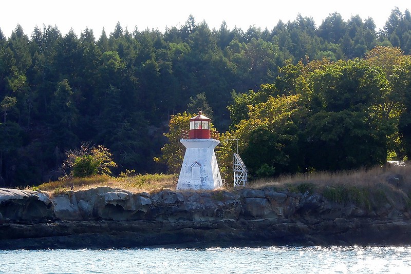 Porlier Pass Rear Range - Virago Point lighthouse
Author of the photo:[url=https://www.flickr.com/photos/lighthouser/sets]Rick[/url]
Keywords: Canada;British Columbia;Strait of Georgia