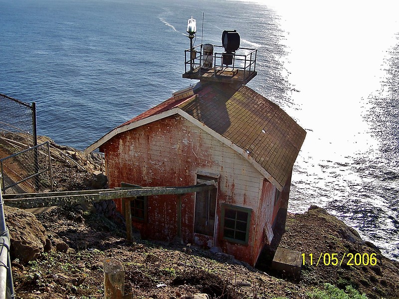 California / Point Reyes new light and fog signal
Author of the photo: [url=https://www.flickr.com/photos/bobindrums/]Robert English[/url]
Keywords: California;United states;Pacific ocean;Siren