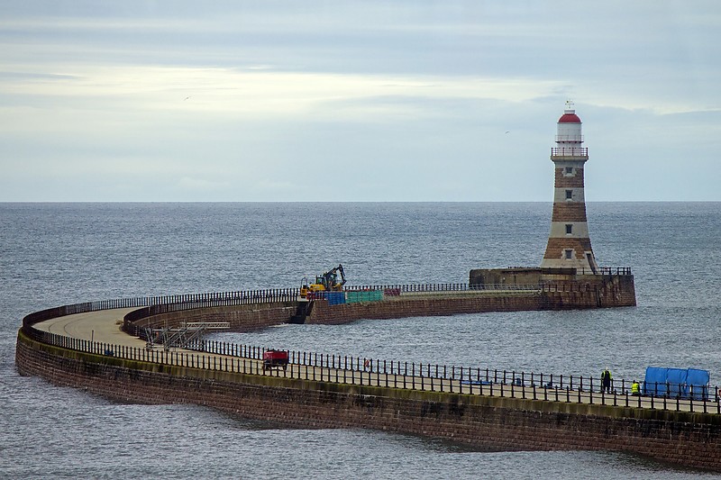 North Sea / Tyne and Wear / Sunderland / North Pier (Rokerpier) Lighthouse
Author of the photo: [url=https://jeremydentremont.smugmug.com/]nelights[/url]
Keywords: North Sea;England;United Kingdom;Sunderland