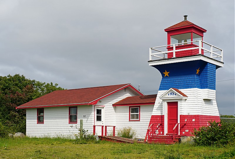 Nova Scotia / Salmon River Lighthouse
Author of the photo: [url=https://www.flickr.com/photos/archer10/]Dennis Jarvis[/url]
Keywords: Atlantic ocean;Canada;Nova Scotia