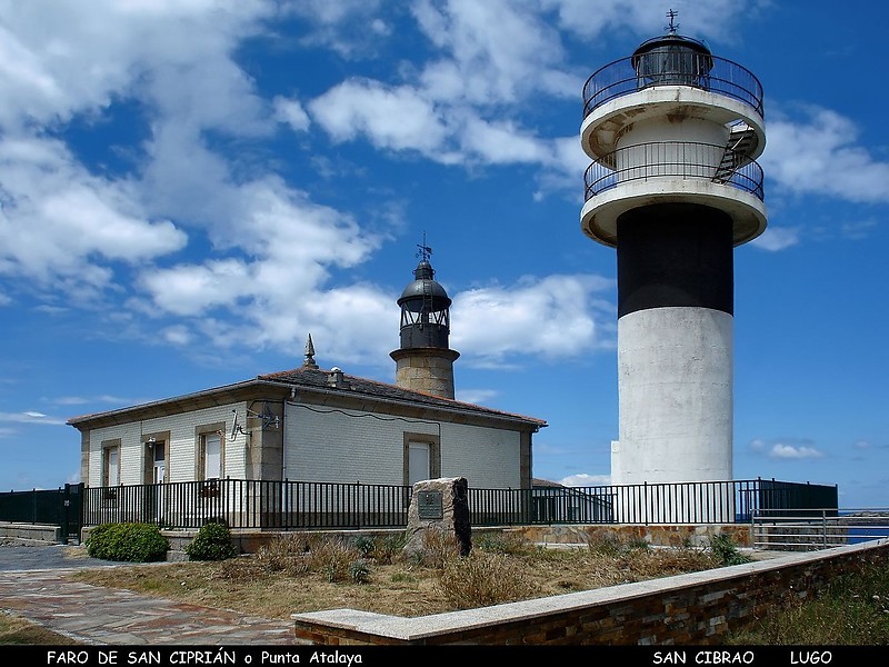Punta Atalaya Lighthouse - new (high) and old (low)
Author of the photo: [url=https://www.flickr.com/photos/gauviroo/]Roberto Gauvin[/url]
Keywords: Bay of Biscay;Galicia;Spain;San Ciprian