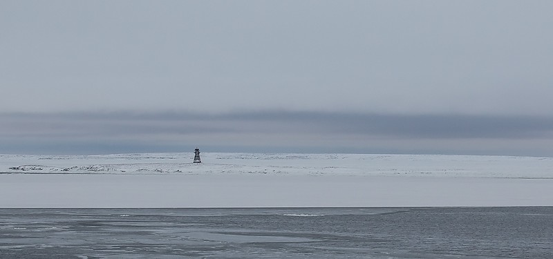 Kara sea / Shvetsov island light
Photo by [url=http://dmitry-v-ch-l.livejournal.com/]Dmtry Lobusov[/url]
Keywords: Kara sea;Russia;Winter;Taymyr Peninsula