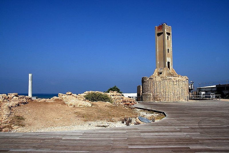 Tel Aviv / Tel-Kudadi ancient Lighthouse (reading light)
Author of the photo: [url=https://www.flickr.com/photos/wildernesscat/]Wildernesscat[/url]

Keywords: Tel Aviv;Israel;Mediterranean sea